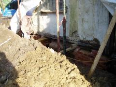 Sole plate to be removed, showing old footings